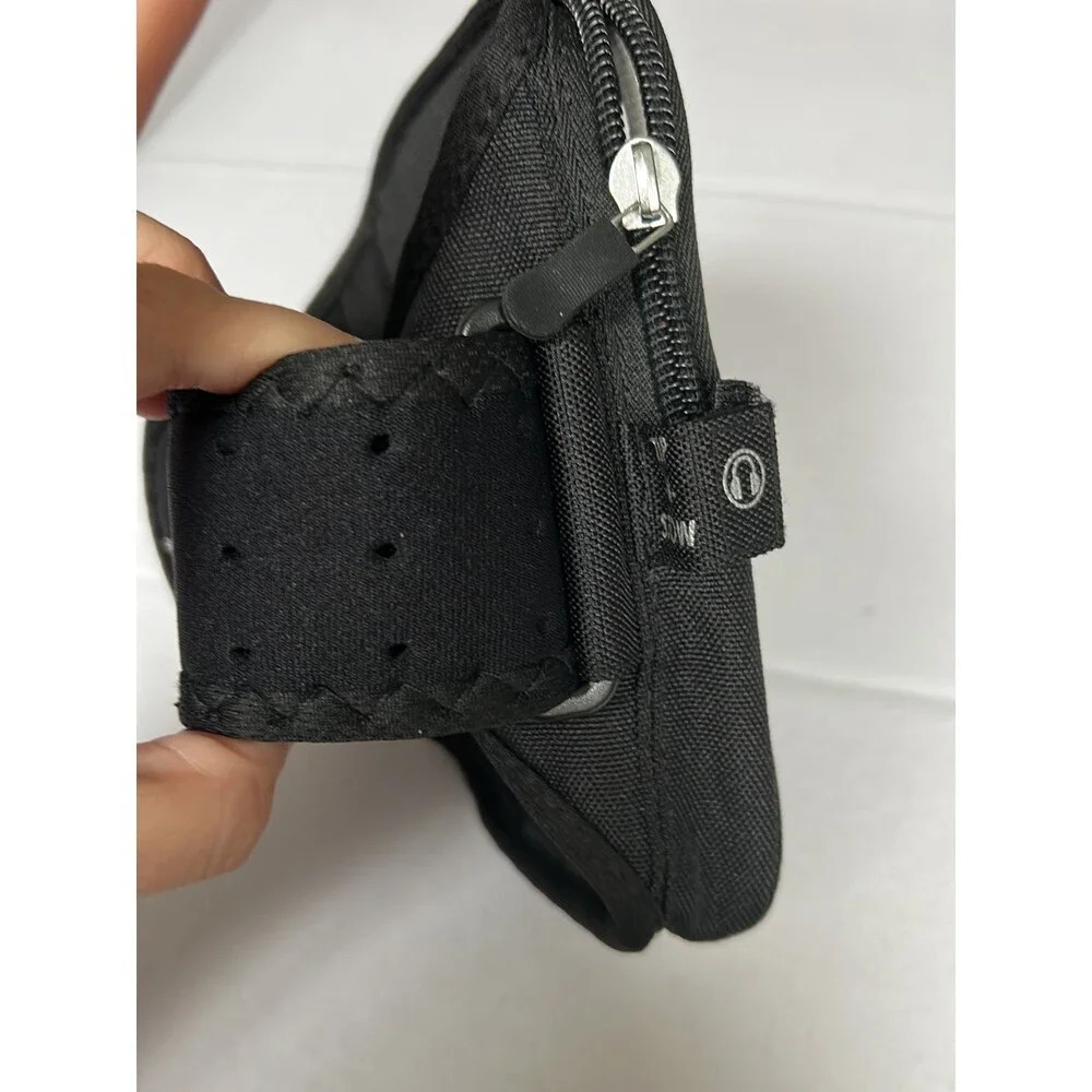 Armpocket Arm Band Cellphone Holder for Workouts - Picture 2 of 4